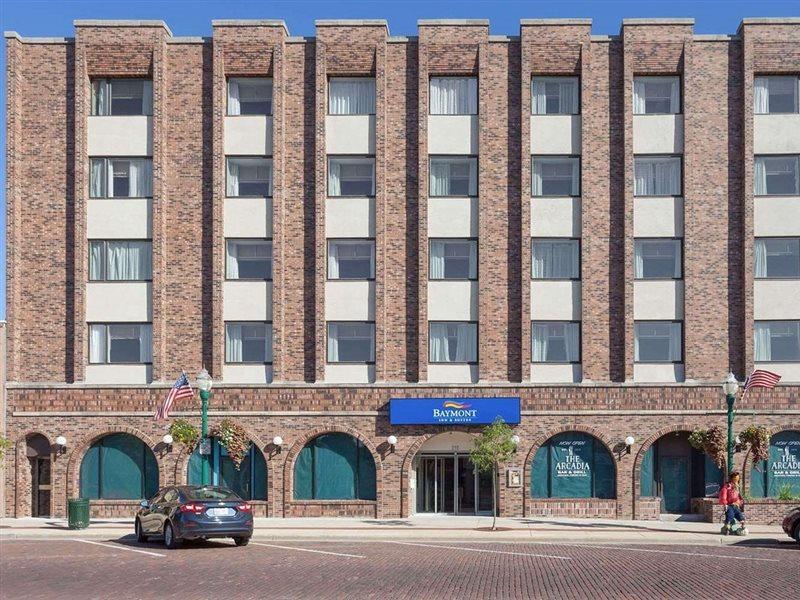 Baymont By Wyndham Delavan Near Lake Geneva Exterior photo